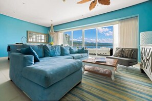 Living area - Oceanview 3BR Apt With Beach Access - Pool - Gym (Puerto Vallarta)