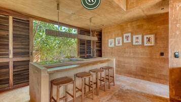 Departamento, 2 camas Queen size, cocina, vista al océano (Mazul 2) | Cocina privada | Cafetera y tetera y comedor