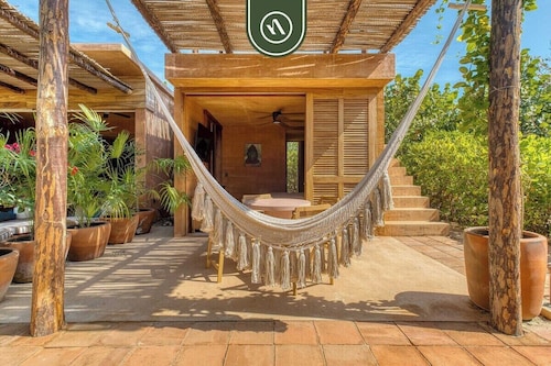 Stunning Two-bedroom Ocean View House - Mazul