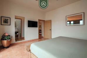 3 bedrooms, individually decorated, individually furnished, bed sheets - Centric 3BR Condo in Downtown in Oaxaca (Oaxaca)