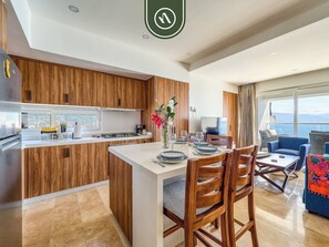 Apartamento, 1 cama de matrimonio grande con sofá cama, balcón, vistas al mar (Harbor 171 Unit 1009) | 1 dormitorio, decoración individual, mobiliario individual