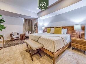 Apartamento, 1 cama de matrimonio grande con sofá cama, balcón, vistas al mar (Harbor 171 Unit 1009) | 1 dormitorio, decoración individual, mobiliario individual