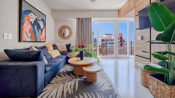 Apartment, 1 Double Bed, Kitchen, Ocean View (Life Bucerias 412) | Living area | 42-inch flat-screen TV with digital channels