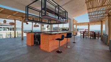 Apartment, 1 Double Bed, Kitchen, Ocean View (Life Bucerias 412) | Bar (on property)