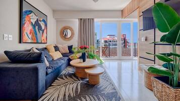 Apartment, 1 Double Bed, Kitchen, Ocean View (Life Bucerias 412) | Living area | 42-inch flat-screen TV with digital channels