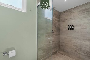 Condo, Multiple Beds, Pool Access, Ocean View (Harbor 171 Torre Norte 2409) | Bathroom | Towels - Beatiful Oceanview 1 BR Condo - Pool - Beach (Puerto Vallarta)