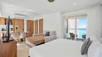Estudio, 1 cama King size y sofá cama, balcón, vista al océano (Harbor 171 Torre Norte 1210) | 1 habitación, decoración personalizada y muebles diferentes