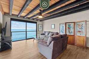 42-Zoll-Flachbildfernseher mit Digitalempfang