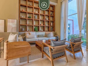 Studio, 1 King Bed, Kitchen, Ocean View (Harbor 171 Torre Norte TNJ10) | Living area | 42-inch flat-screen TV with digital channels