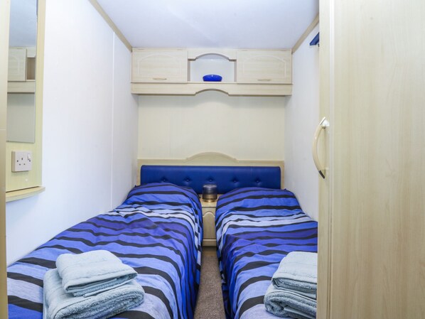 3 quartos, individualmente decorados, individualmente mobiliados