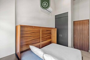 Condo, Multiple Beds, Pool Access, Pool View (Bliss 450 2 - 5) | 2 bedrooms, individually decorated, individually furnished, bed sheets