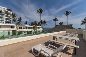 Condo, Multiple Beds, Kitchen, Beach View (Costa Dorada Costa 402) | Outdoor dining