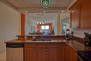 Apartment, Mehrere Betten, Poolzugang, Meerblick (Playa Royale T1 1134) | Eigene Küche