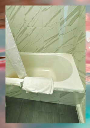 ヘアドライヤー、タオル