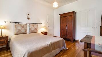 3 bedrooms, WiFi, bed sheets