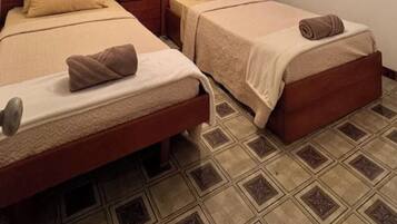 2 bedrooms, iron/ironing board, internet, bed sheets