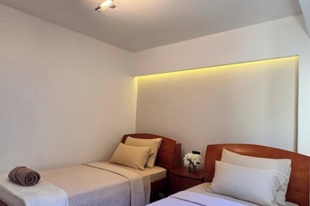 2 bedrooms, iron/ironing board, WiFi, bed sheets