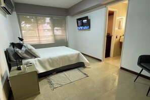 2 chambres, fer et planche à repasser, accès Internet, draps fournis