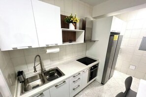 Private kitchen - Luxury, Comfort + Power Plant - Apartment in the EAST (Barquisimeto)