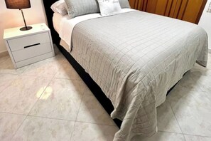 3 chambres, fer et planche à repasser, accès Internet, draps fournis