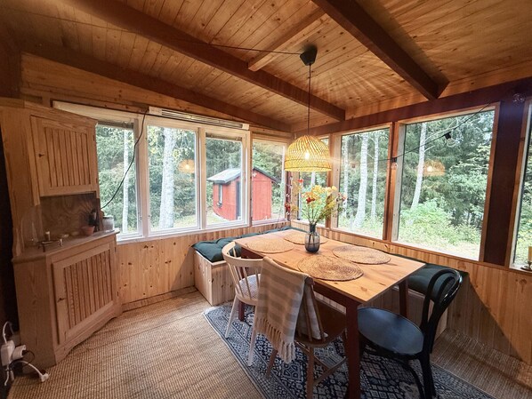 Dining - Peaceful cottage at the edge of the forest – near Laholm |SE02119 (Laholm)