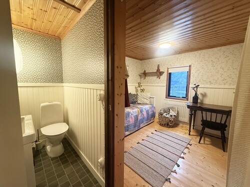 Peaceful cottage at the edge of the forest – near Laholm |SE02119