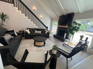 TV, fireplace