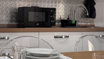 Microonde, forno, piano cottura