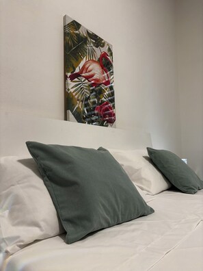 2 dormitorios, tabla de planchar con plancha, Internet y ropa de cama