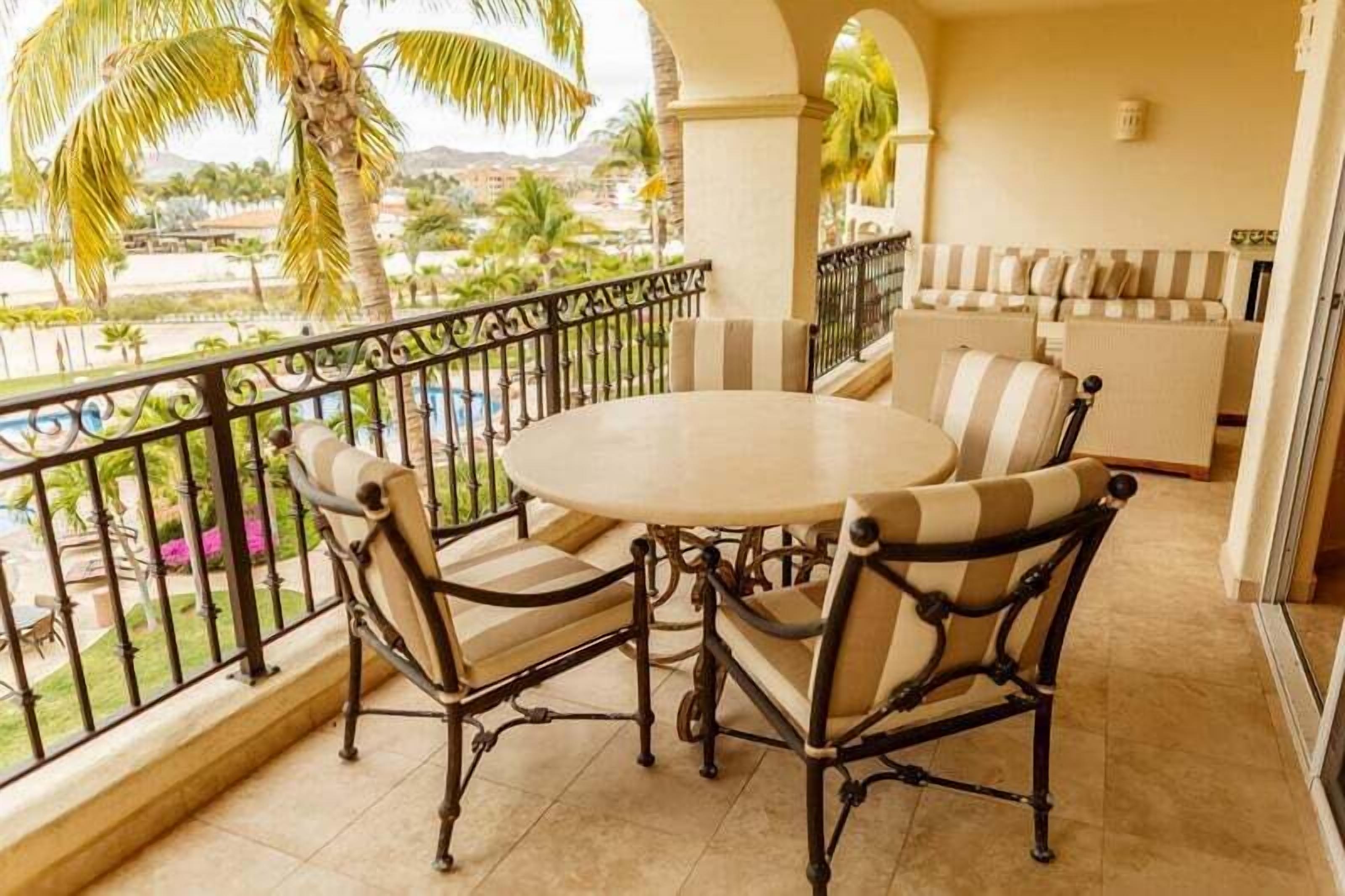 Apartment, Multiple Beds, Balcony, Ocean View (Las Mañanitas LM E3301) | Outdoor dining