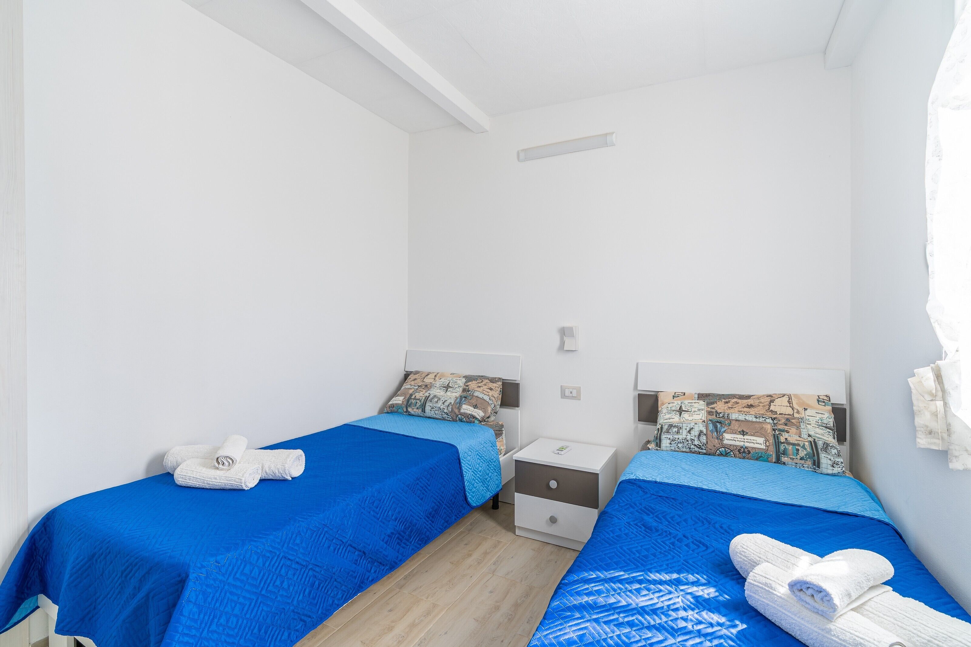3 slaapkamers, een strijkplank/strijkijzer, wifi, beddengoed