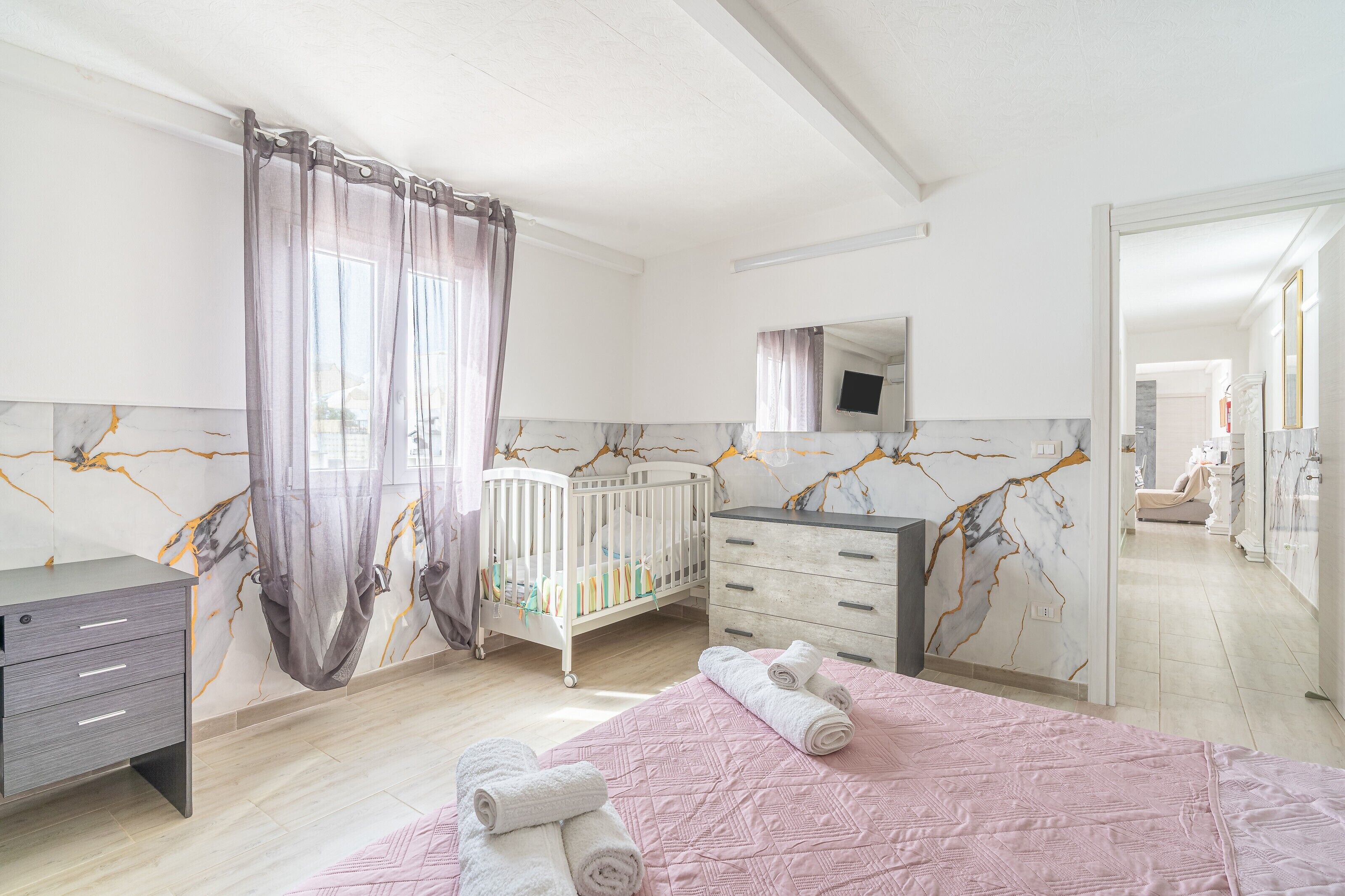 3 chambres, fer et planche à repasser, Wi-Fi, literie fournie