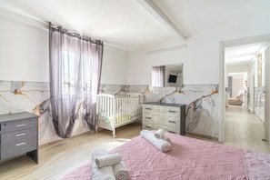3 chambres, fer et planche Ă repasser, Wi-Fi, literie fournie