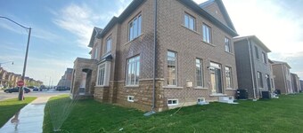 VRBO 6 Queen Beds in 6 Bedrooms with 3 Bedrooms Having Attached Bath