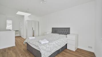 1 bedroom, iron/ironing board, free WiFi, bed sheets