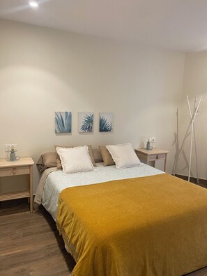 2 bedrooms, WiFi, bed sheets