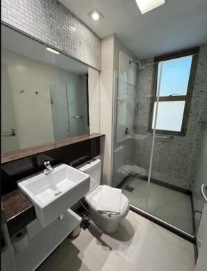 Apartment, 1 Bedroom, Private Bathroom | Bathroom | Toilet paper