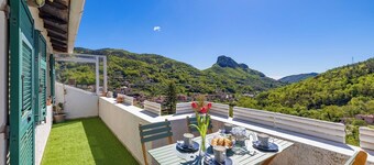 THE OUTDOOR ROOFTOP HOUSE