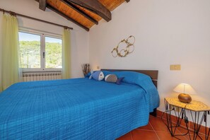 2 chambres, fer et planche à repasser, accès au Wi-Fi (inclus)