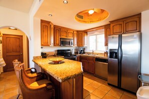 Stovetop, coffee/tea maker, dining tables - Las Mañanitas LM E3302 (San José del Cabo)