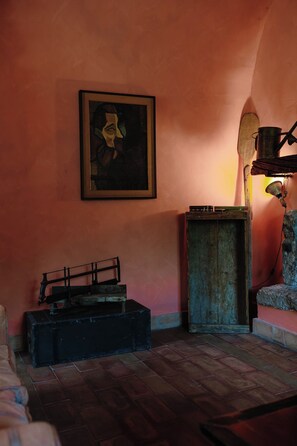 Interior - East Fireplace - Suite with Fireplace (Tolfa)