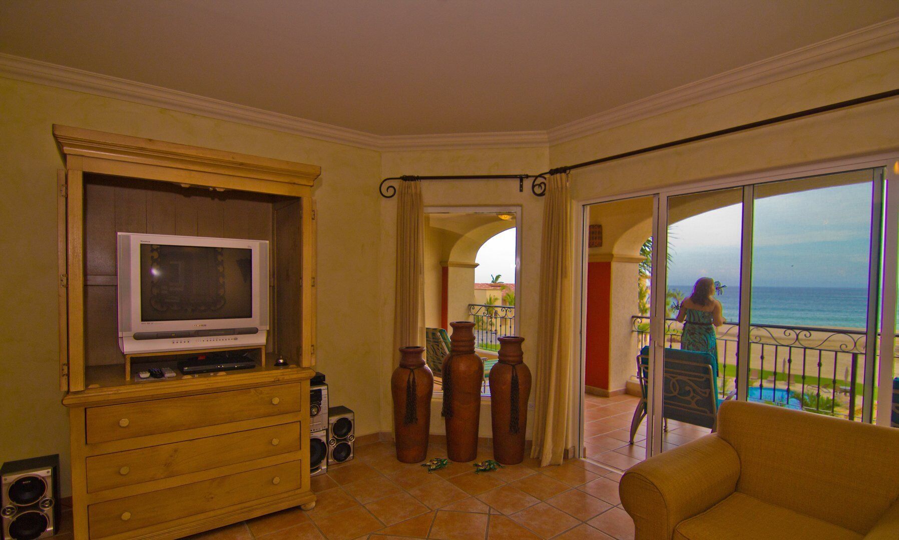 Apartment, Multiple Beds, Balcony, Ocean View (Las Mañanitas LM E3303) | Living area | 42-inch flat-screen TV with digital channels