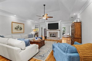 Smart TV, fireplace, computer monitors - Bartram Trail Luxury- PGA Masters Week 2026, Augusta National (Evans)