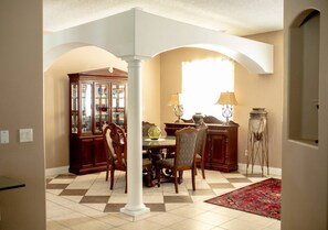 Dining - -Arbor Grand Estate- (Leesburg)