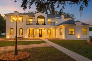 Exterior - -Arbor Grand Estate- (Leesburg)