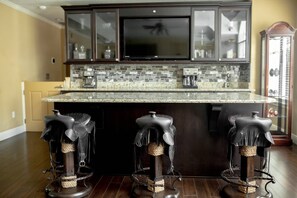 Frigorífic, microones, forn i placa de cuina 