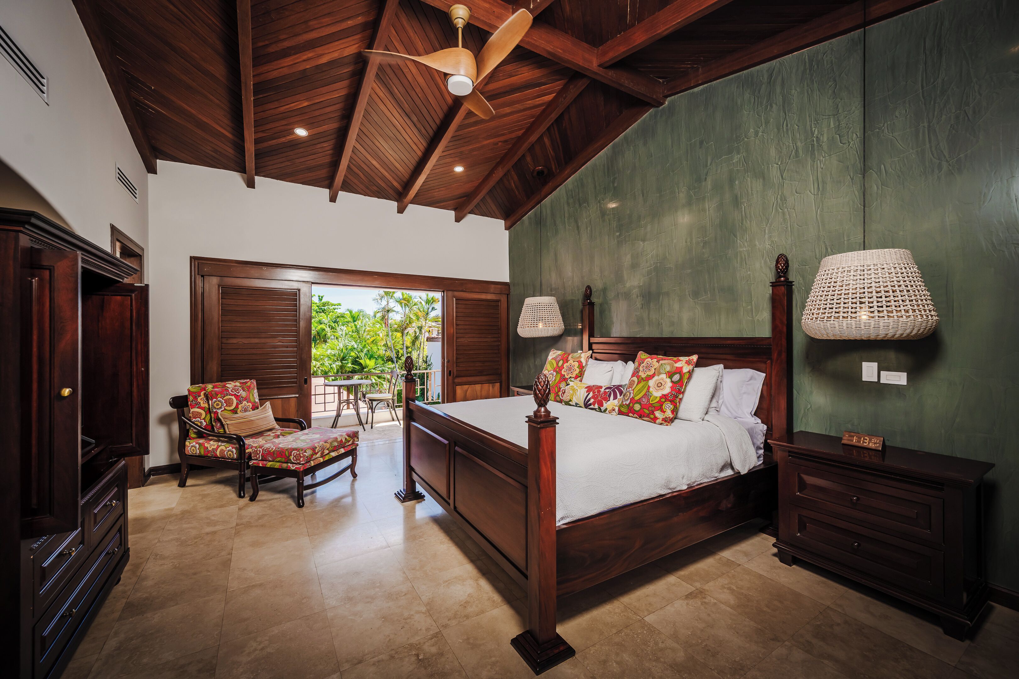 3 عدّة غرف نوم ومكواة/لوح كي وواي فاي وملاءات أسرّة