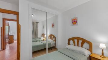 2 slaapkamers, een strijkplank/strijkijzer, wifi, beddengoed