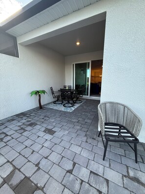 屋外ダイニングエリア