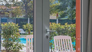 Appartamento in villa con piscina e giardino | Ausblick vom Zimmer